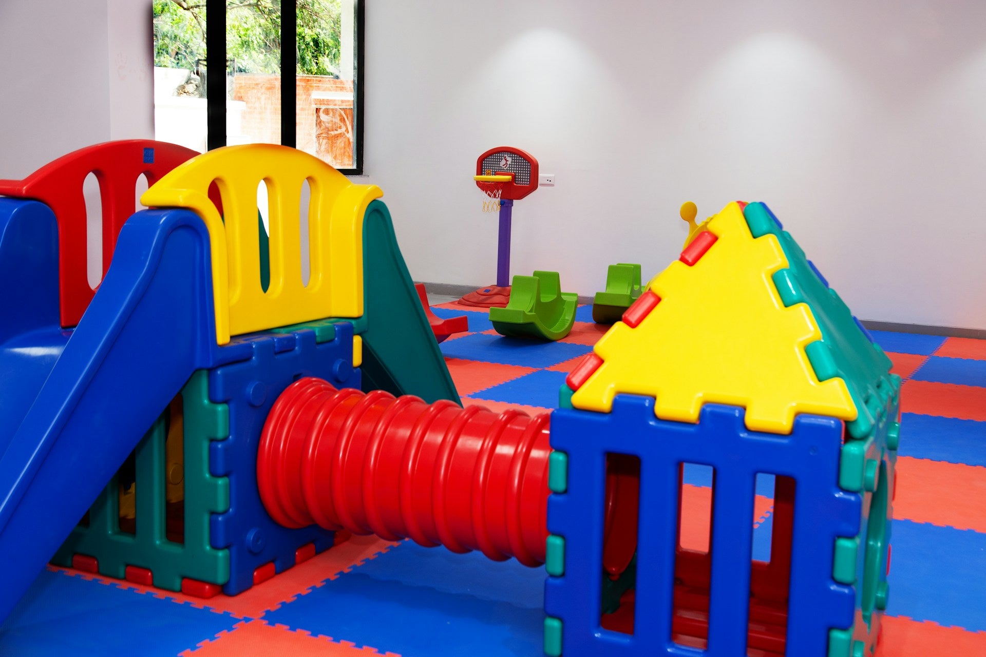 Peace of Mind for Parents, Playtime for Kids: Safe Indoor Play Space I ...