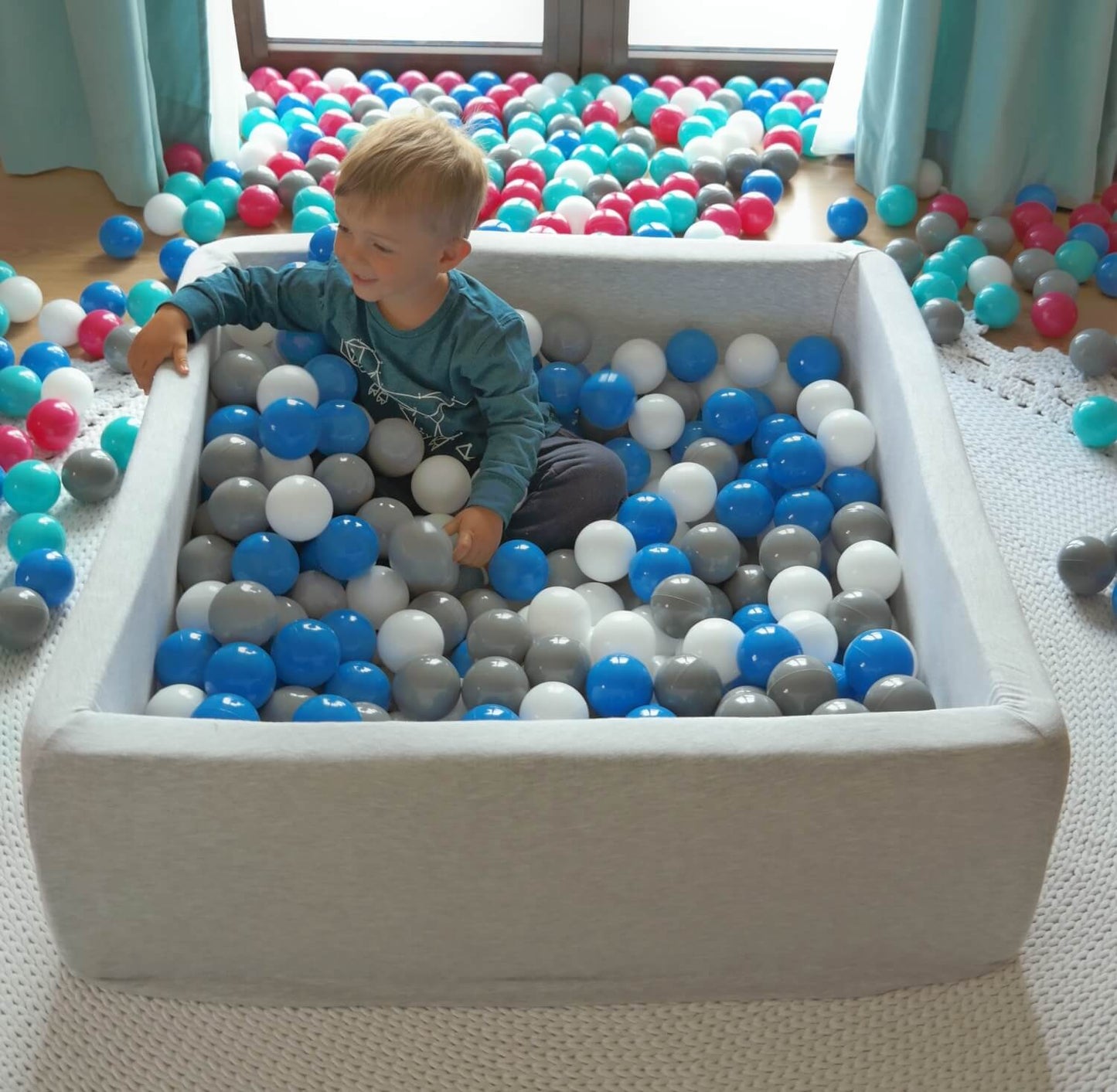 Velinda Soft Jersey Ball Pit with 150 Balls - 90x90cm, Baby & Kids Play Gift